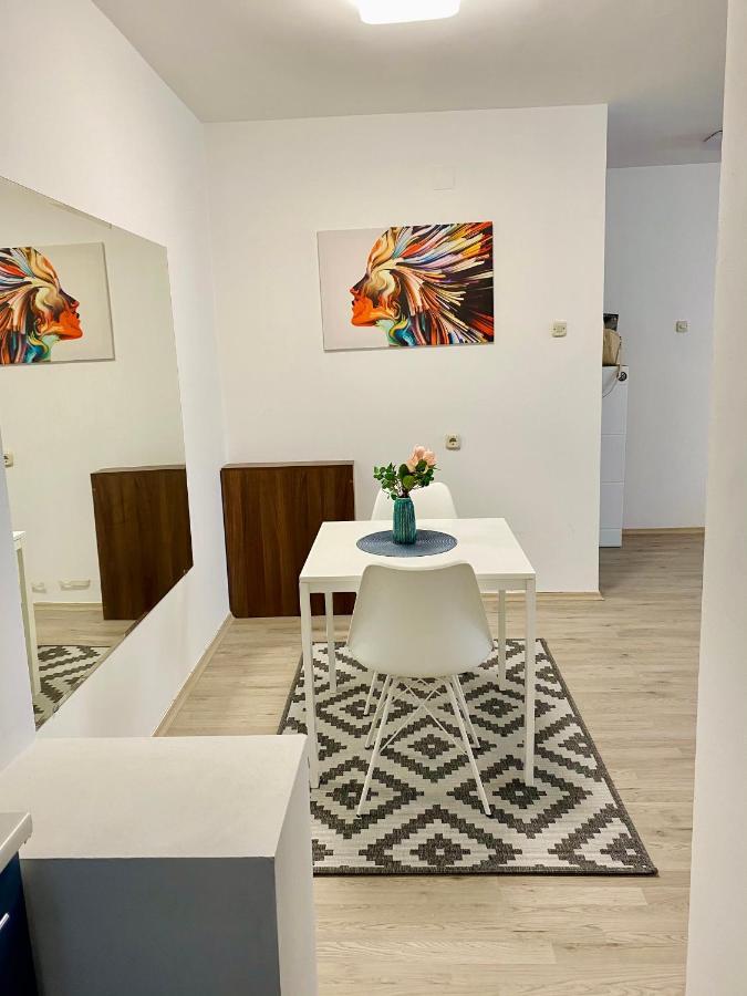 Regina'S Modern Apartment2 スコピエ エクステリア 写真